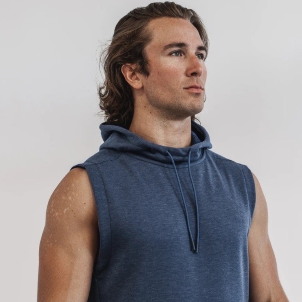 NWT NOBULL Men’s Micro plush Sleeveless Fleece Hoodie - Small - Dark Denim Navy